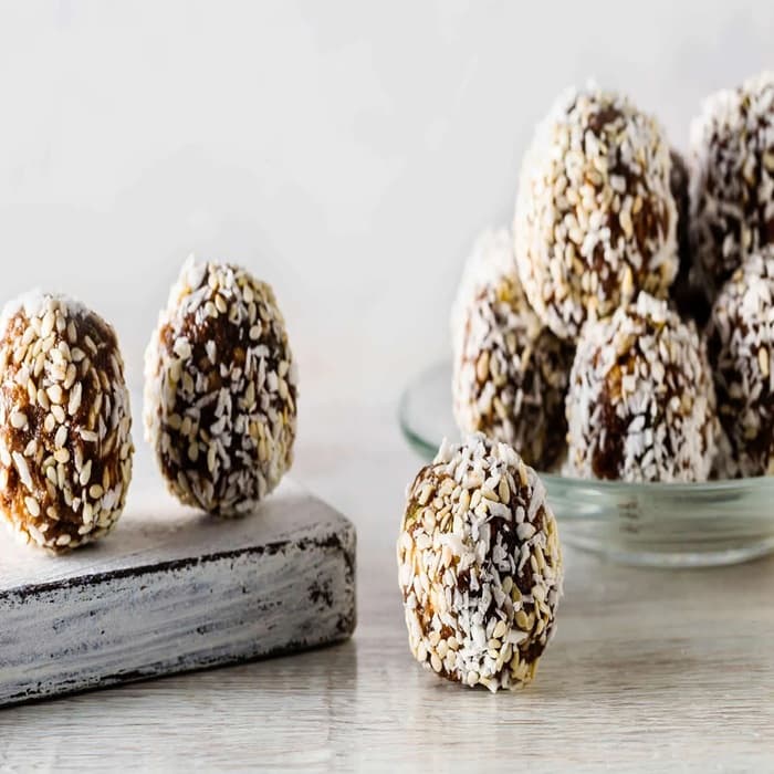 Spanish Fig and Almond Balls