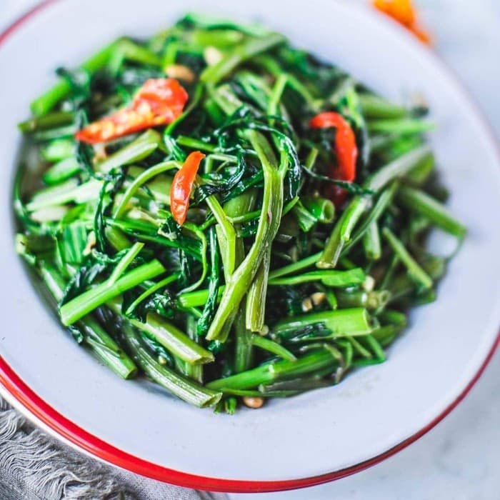 Cambodian Stir-fried Morning Glory with Pork and Fermented Soybeans